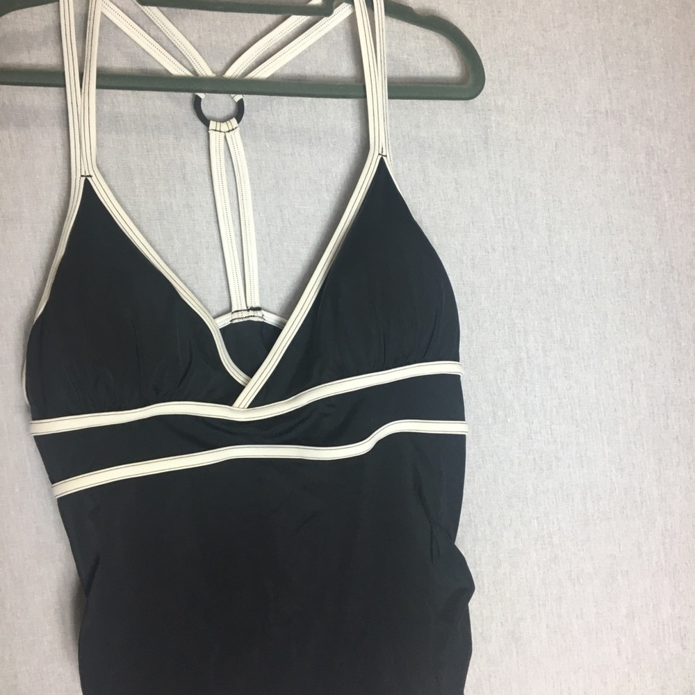 *3 for $20* Speedo Black & white tankini top